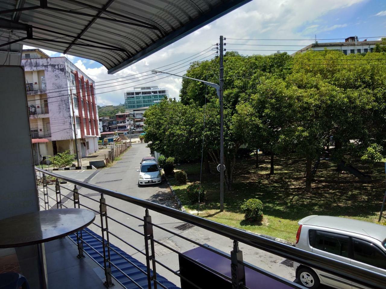 Jj Home2Stay Miri Buitenkant foto